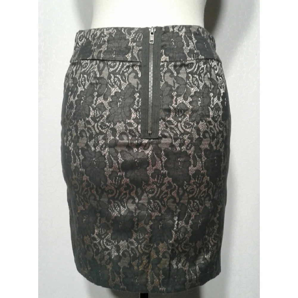 Forever 21 beige skirt size M
